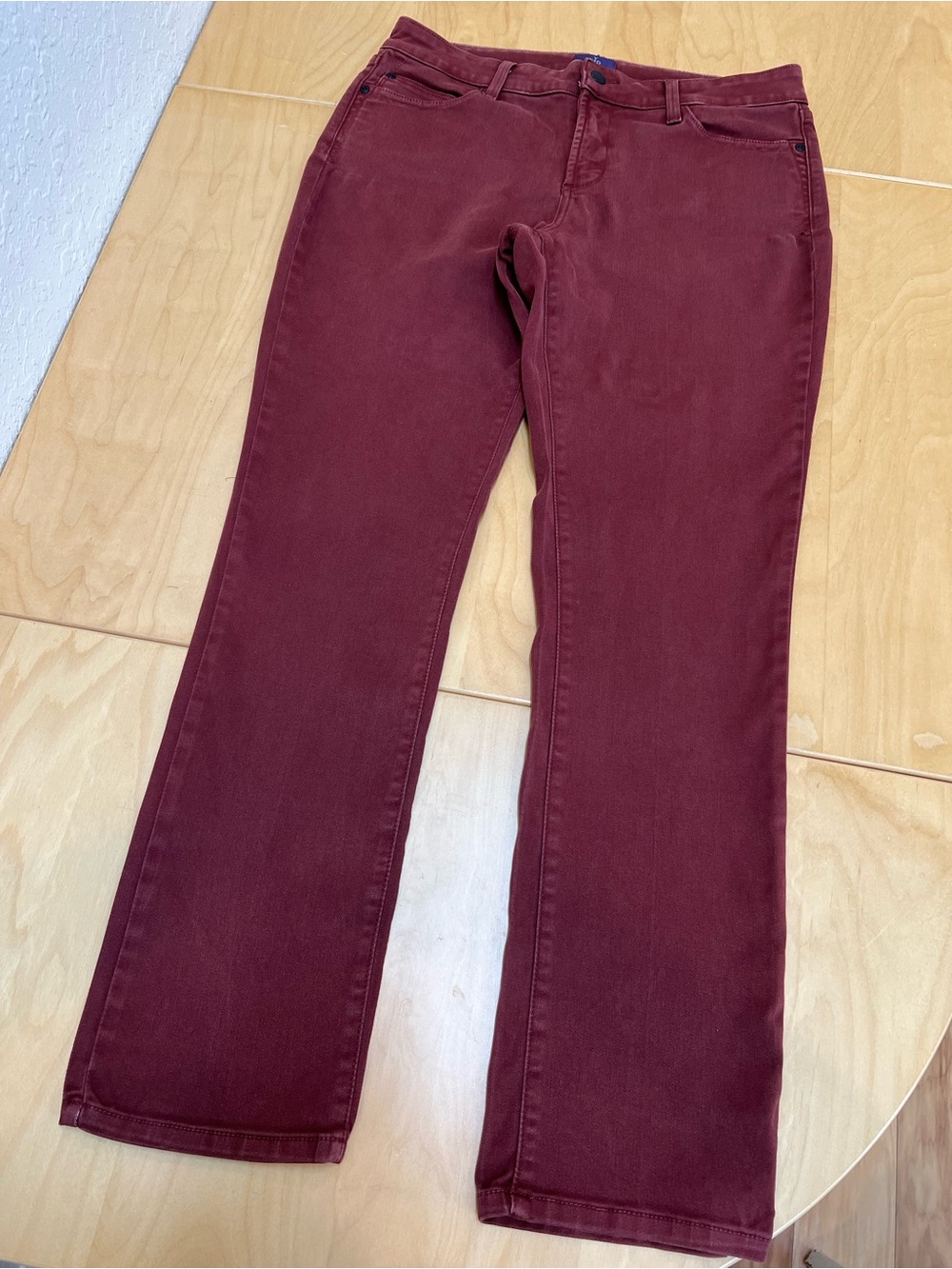 NYDJ Women's straight Jeans in Deep Burgundy size 12
